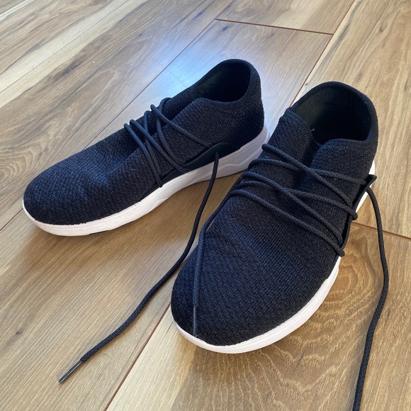 Vessi Sneakers - Picture 4 of 9